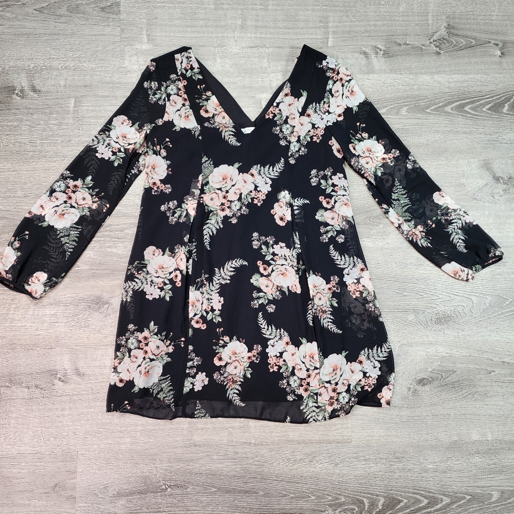 BCBGeneration  V Neck Black Pink Floral Long Sleeve Shift Mini Dress Medium